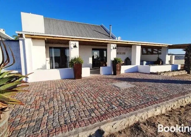 Oorgenoeg in Langebaan